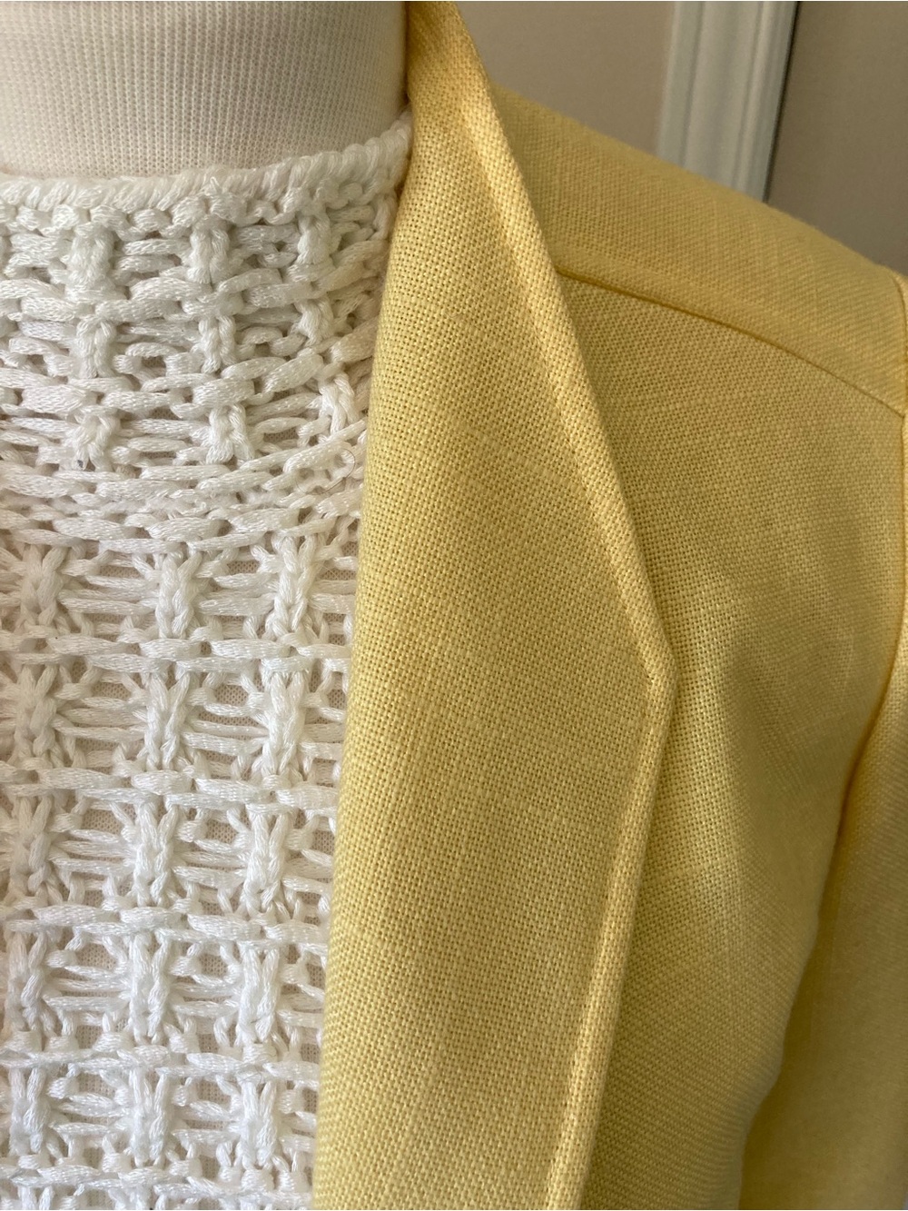 Vintage, yellow blazer - Picture 5 of 9